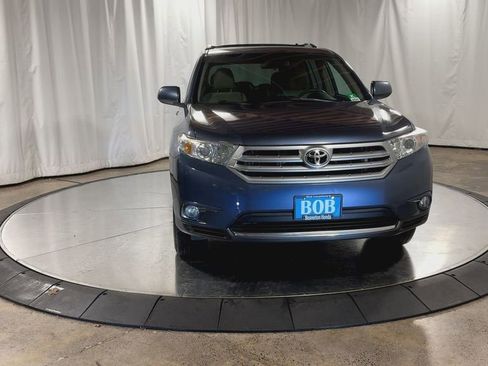 Used 2011 Toyota Highlander 4WD image 4