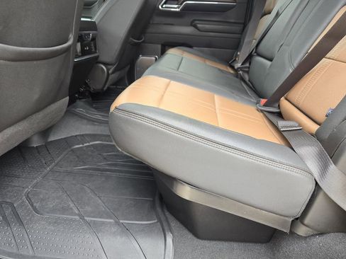 Used 2024 Chevrolet Silverado 1500 High Country w/ High Country Premium Package image 37