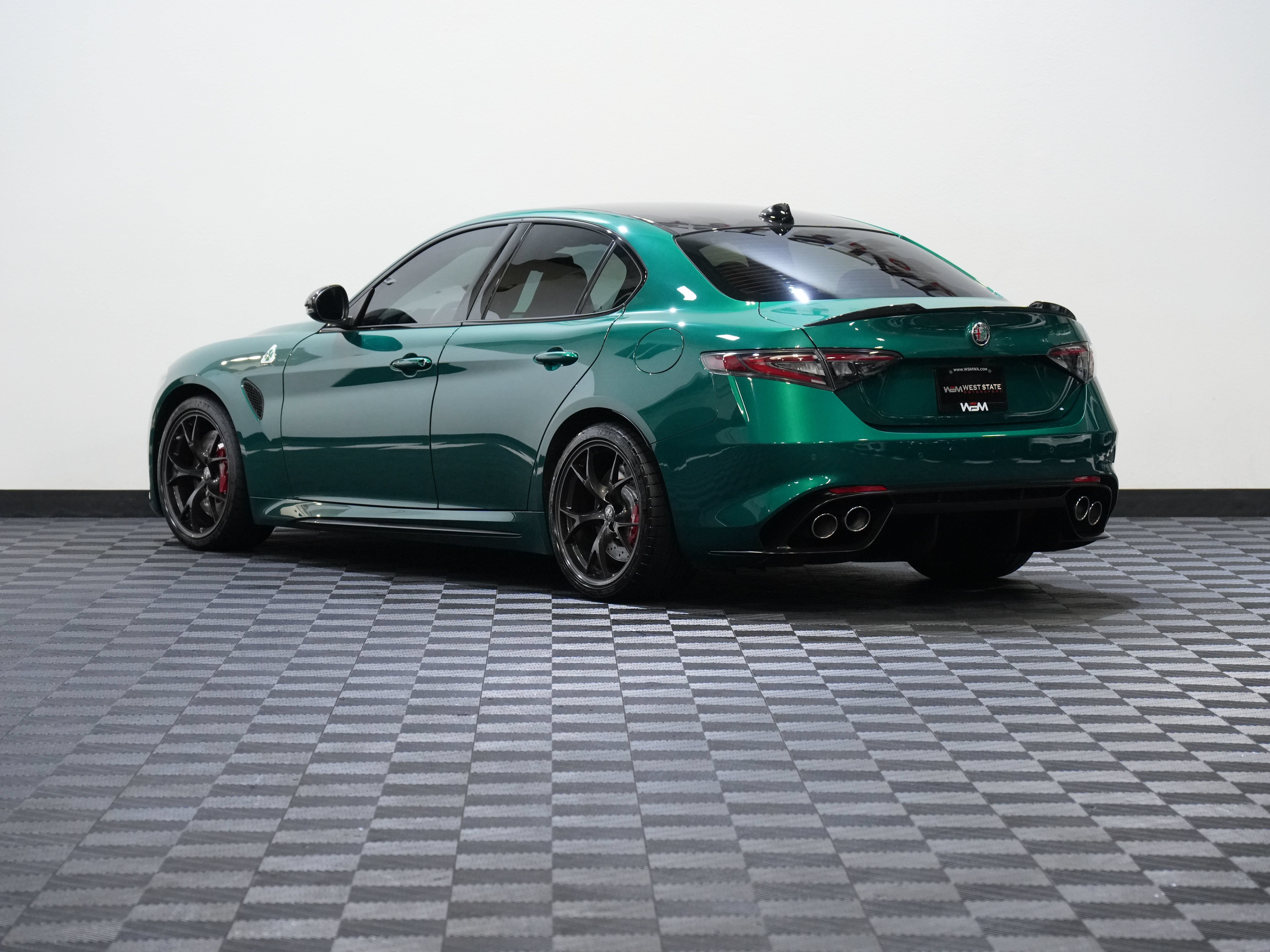 Used 2024 Alfa Romeo Giulia Quadrifoglio RWD image 8
