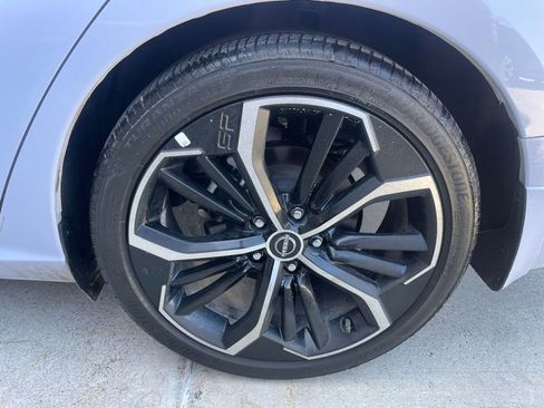 Used 2025 Nissan Altima 2.5 SR FWD image 17