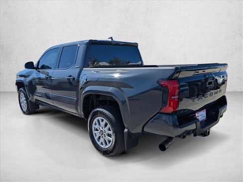 Certified 2025 Toyota Tacoma SR5 AWD/4WD image 8