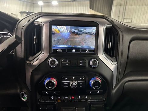Used 2020 GMC Sierra 1500 SLE w/ X31 Off-Road Package AWD/4WD image 17