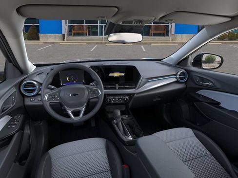 New 2026 Chevrolet Trax LT w/ Midnight Edition FWD image 15