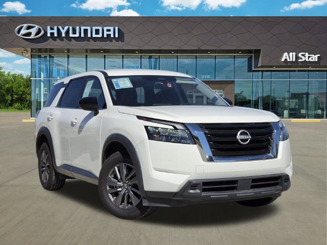 Used 2023 Nissan Pathfinder S FWD image 3