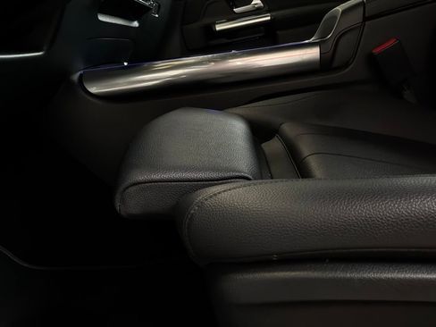 Used 2025 Mercedes-Benz GLA 250 image 11