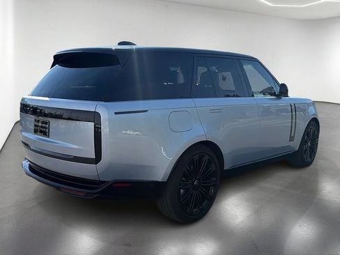 Used 2025 Land Rover Range Rover SE AWD/4WD image 5