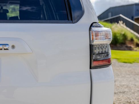 Used 2015 Toyota 4Runner SR5 Premium RWD image 10