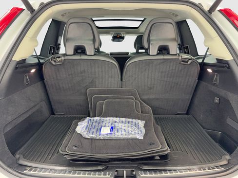Used 2020 Volvo XC90 T5 Momentum image 47
