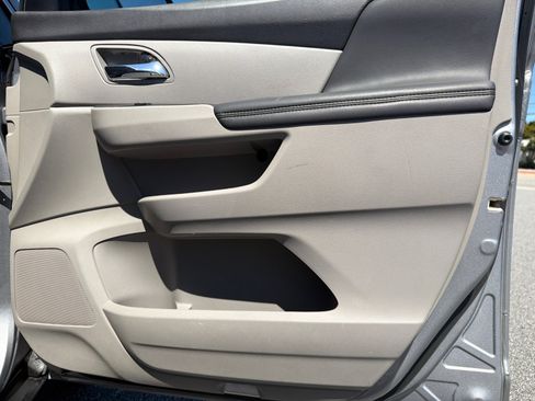 Used 2017 Honda Odyssey SE image 13
