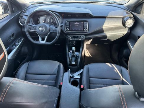 Used 2020 Nissan Kicks SR w/ SR Premium Package image 11