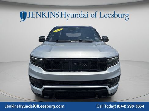 Used 2023 Jeep Grand Wagoneer Series III w/ Rear Seat Video Group 1 AWD/4WD image 12