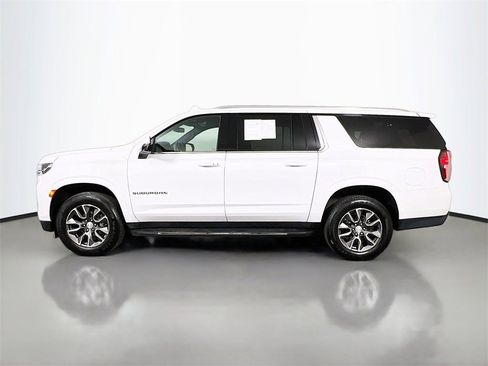 Used 2022 Chevrolet Suburban LT w/ LT Signature Plus Package image 4