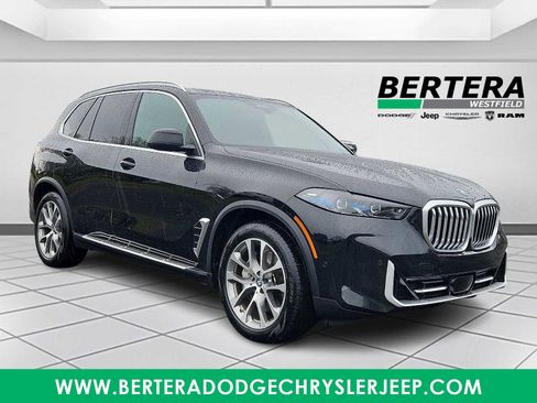 Used 2025 BMW X5 xDrive50e image 1