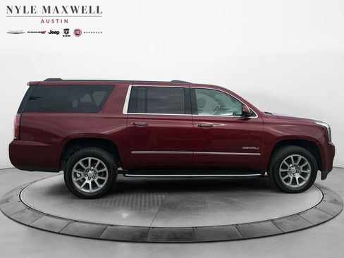 Used 2020 GMC Yukon XL Denali image 17