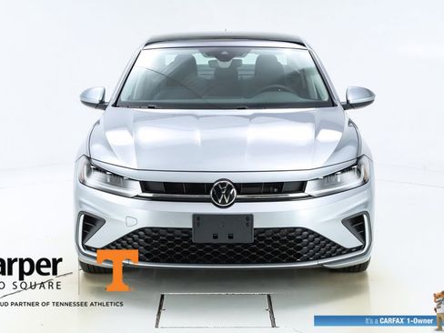 Used 2025 Volkswagen Jetta SE w/ Sunroof Package image 53