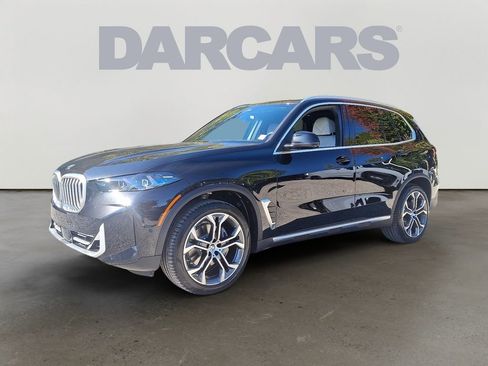 New 2026 BMW X5 xDrive40i w/ Climate Comfort Package image 2