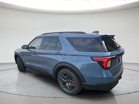 New 2026 Ford Explorer ST-Line w/ ST-Line Street Pack AWD/4WD image 6