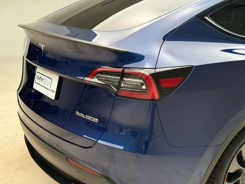 Used 2021 Tesla Model Y Performance image 18