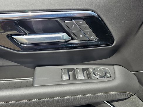 New 2025 Chevrolet Suburban Premier w/ Sun And Tow Package image 18