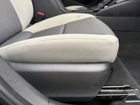 Used 2024 Toyota Corolla LE FWD image 24