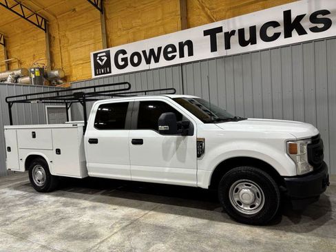 Used 2022 Ford F250 XL w/ Power Equipment Group RWD image 3