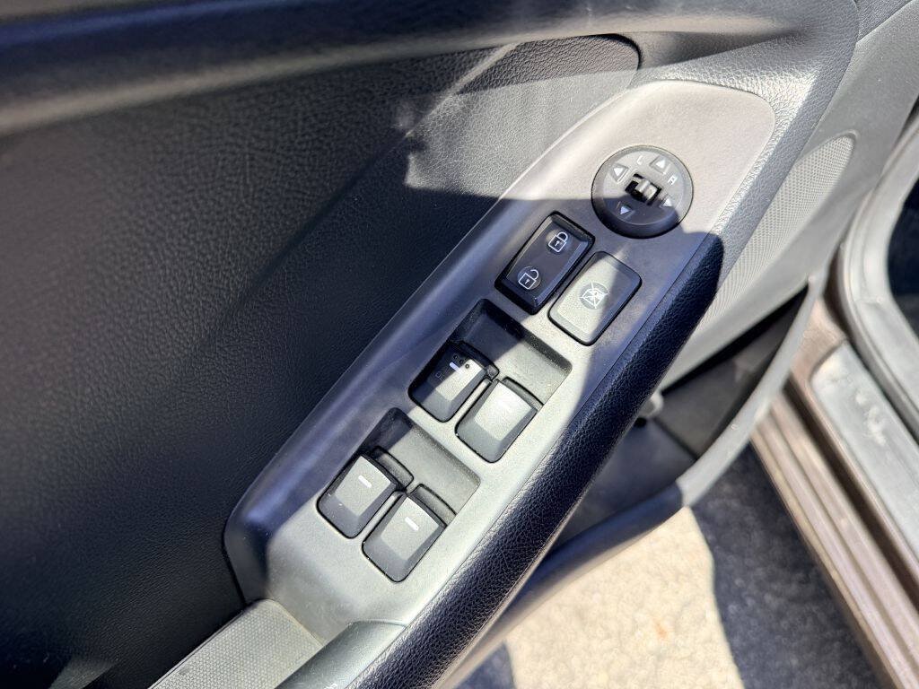 Used 2017 Kia Forte LX FWD image 7