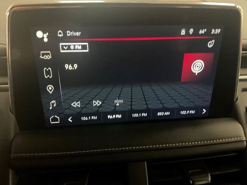 Used 2023 GMC Yukon SLT image 5