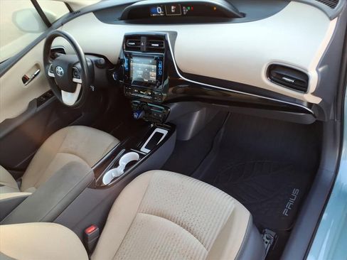 Used 2016 Toyota Prius Three image 19