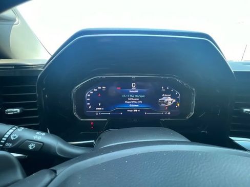 Used 2022 Chevrolet Silverado 1500 LT Trail Boss w/ LT Trail Boss Premium Package AWD/4WD image 7
