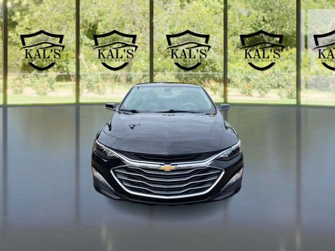 Used 2021 Chevrolet Malibu LT image 2