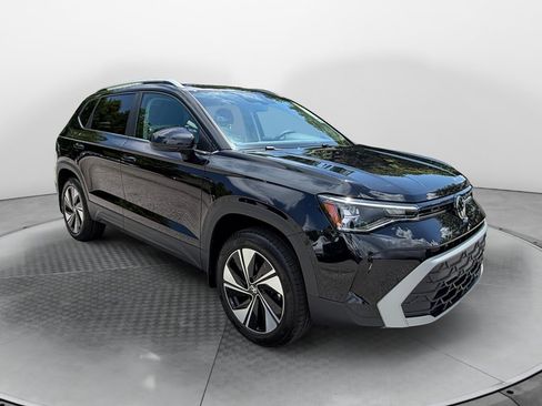 New 2026 Volkswagen Taos SE AWD/4WD image 1