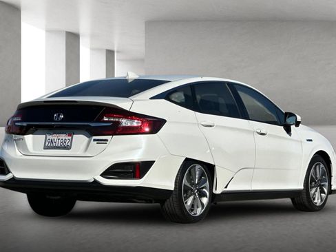 Used 2020 Honda Clarity Touring image 3