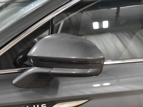 Used 2023 Lincoln Nautilus Reserve AWD/4WD image 31