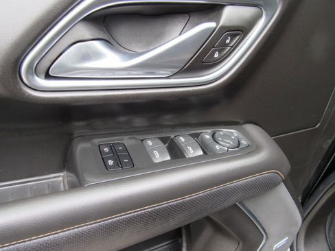 Used 2021 GMC Yukon XL AT4 w/ AT4 Premium Package image 16