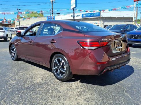 Used 2024 Nissan Sentra SV FWD image 2