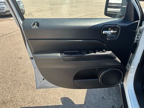 Used 2016 Jeep Patriot Sport w/ Power Value Group FWD image 14