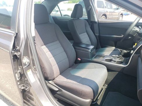 Used 2017 Toyota Camry LE image 9