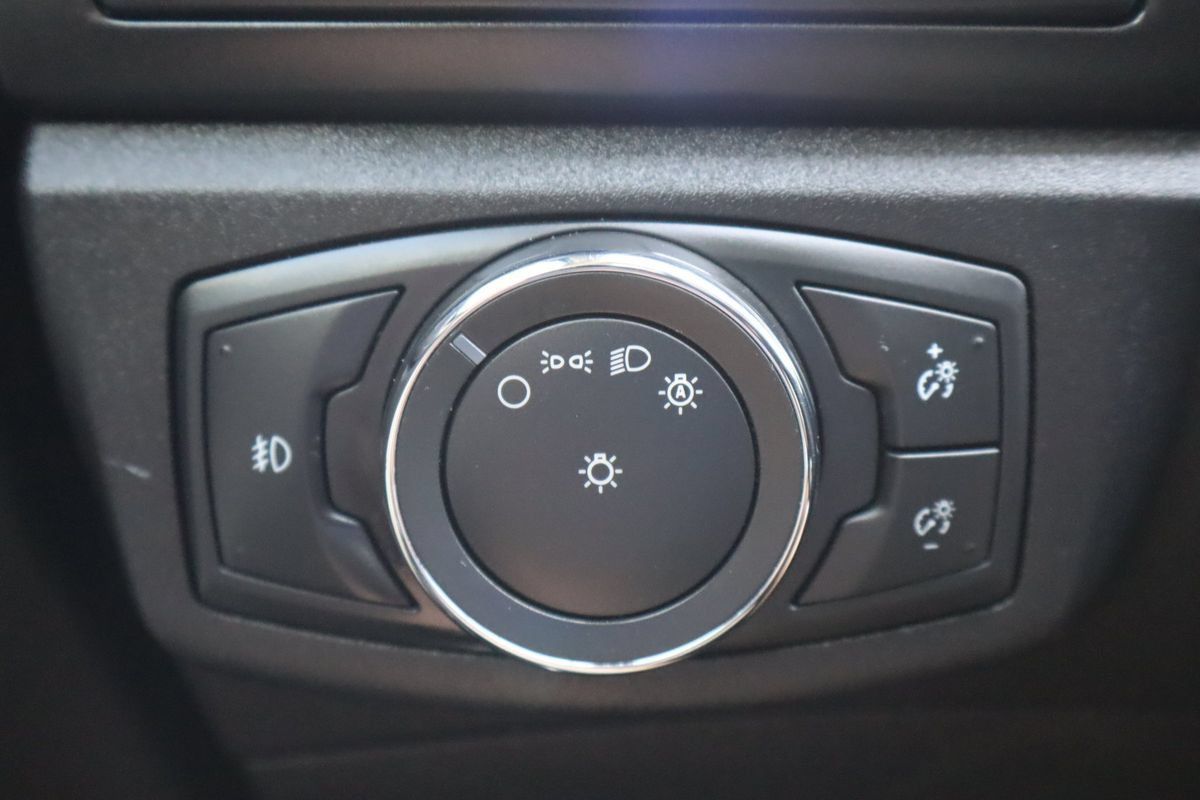 Used 2017 Ford Fusion Titanium FWD image 29