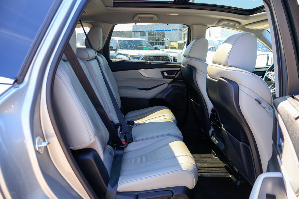 Used 2023 Acura MDX w/ Technology Package FWD image 11