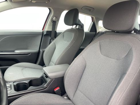 Used 2025 Kia K4 FWD image 8