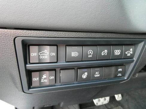Used 2026 Toyota Tundra Platinum w/ TRD Off-Road Package AWD/4WD image 26
