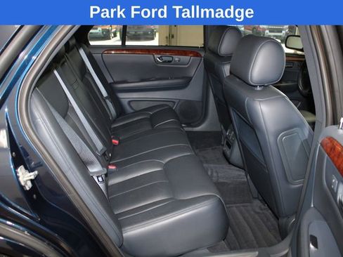 Used 2007 Cadillac DTS Luxury I w/ Sun And Sound Package FWD image 25