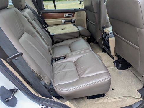 Used 2015 Land Rover LR4 HSE LUX image 12