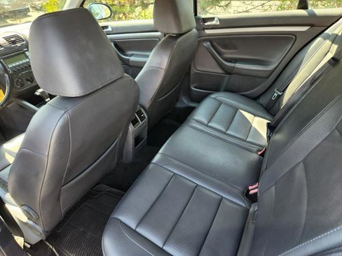 Used 2009 Volkswagen Jetta SE image 25
