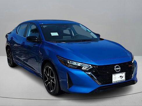 Certified 2025 Nissan Sentra SR image 1