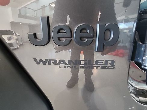 Used 2021 Jeep Wrangler Unlimited Sport image 40