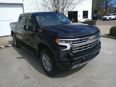 Used 2024 Chevrolet Silverado 1500 LTZ w/ LTZ Premium Package image 2