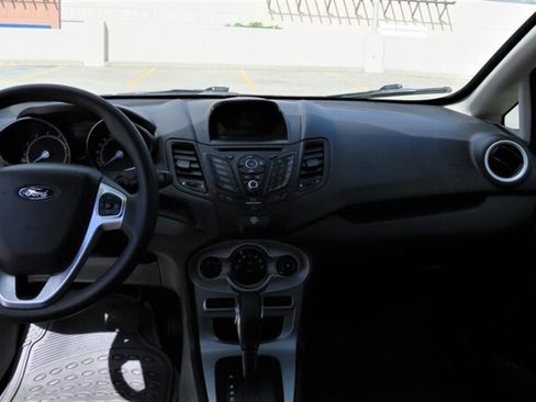 Used 2017 Ford Fiesta SE FWD image 9