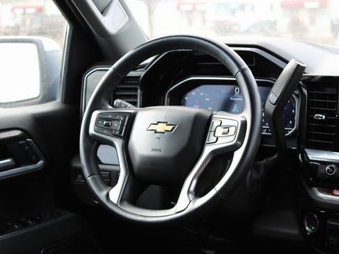Used 2025 Chevrolet Silverado 1500 LT image 20