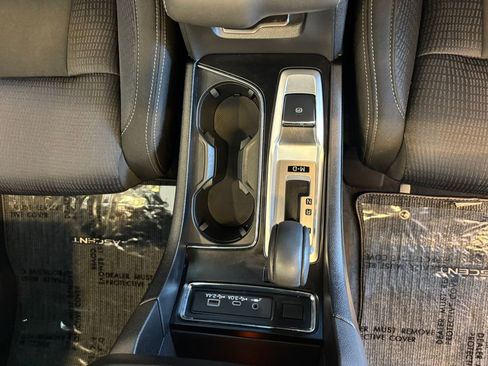 Used 2023 Subaru Ascent Premium w/ Convenience Package AWD/4WD image 19